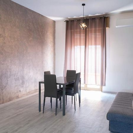 Monfalcone City Room Rental Apartment Κάλιαρι Εξωτερικό φωτογραφία
