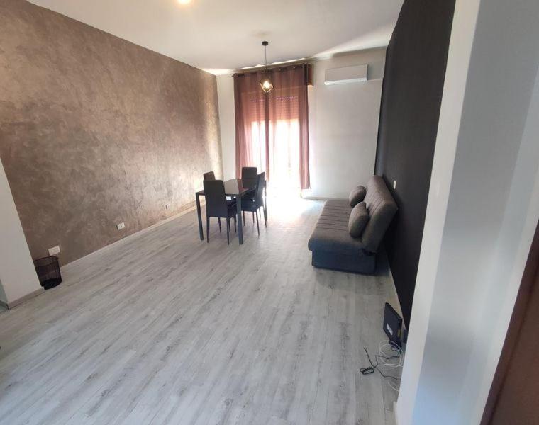 Monfalcone City Room Rental Apartment Κάλιαρι Εξωτερικό φωτογραφία