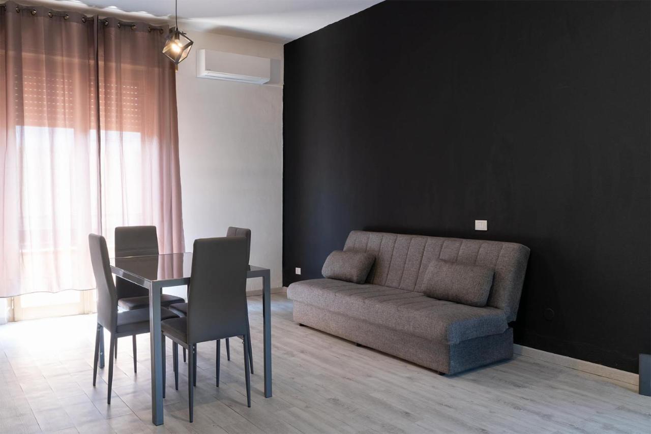 Monfalcone City Room Rental Apartment Κάλιαρι Εξωτερικό φωτογραφία