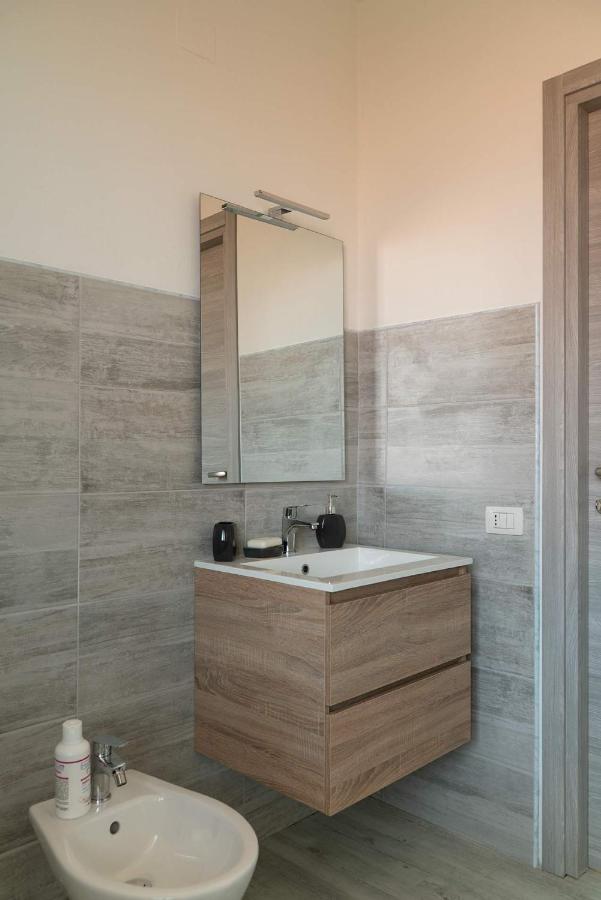 Monfalcone City Room Rental Apartment Κάλιαρι Εξωτερικό φωτογραφία
